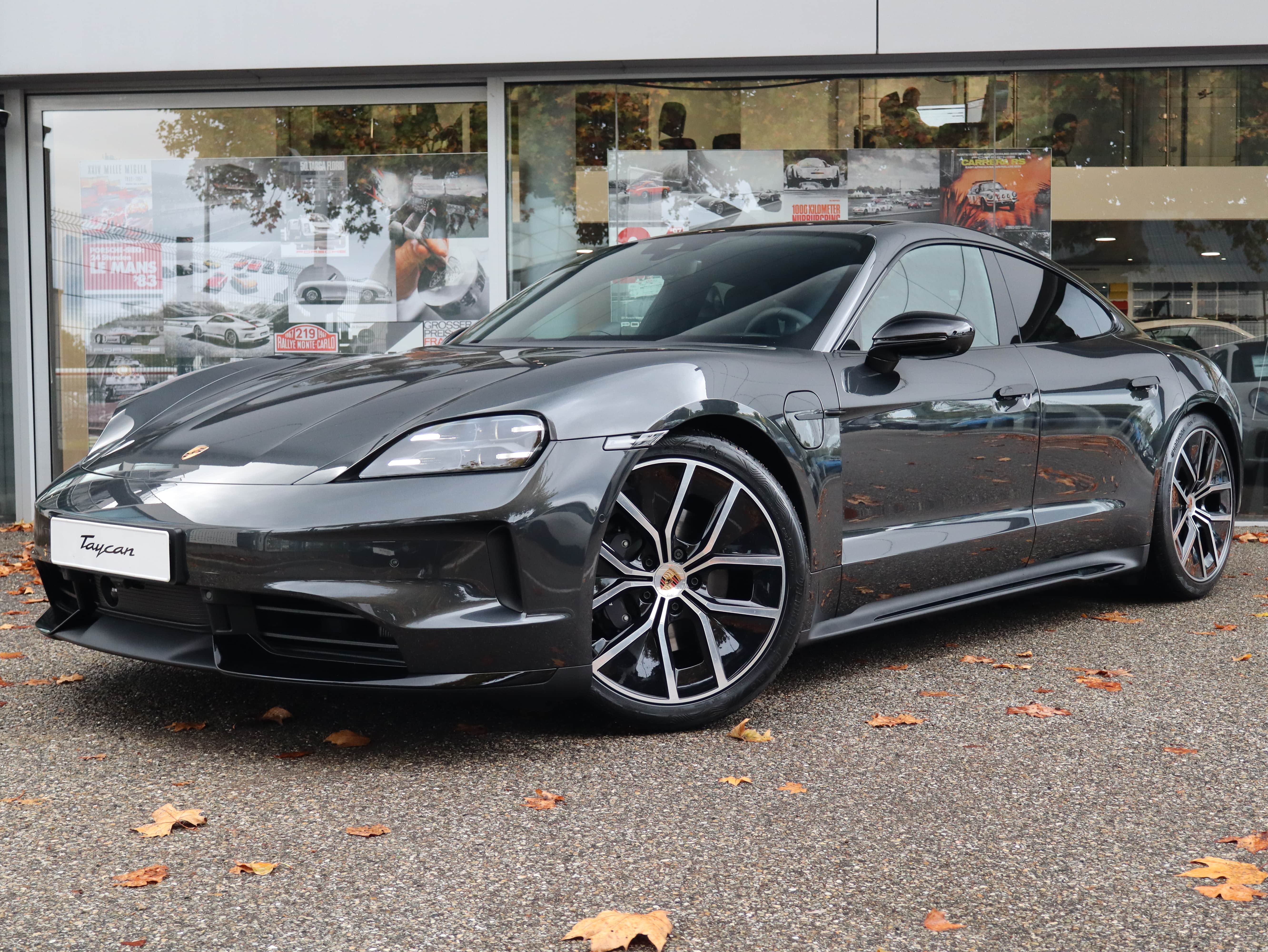 PORSCHE Taycan 435 ch