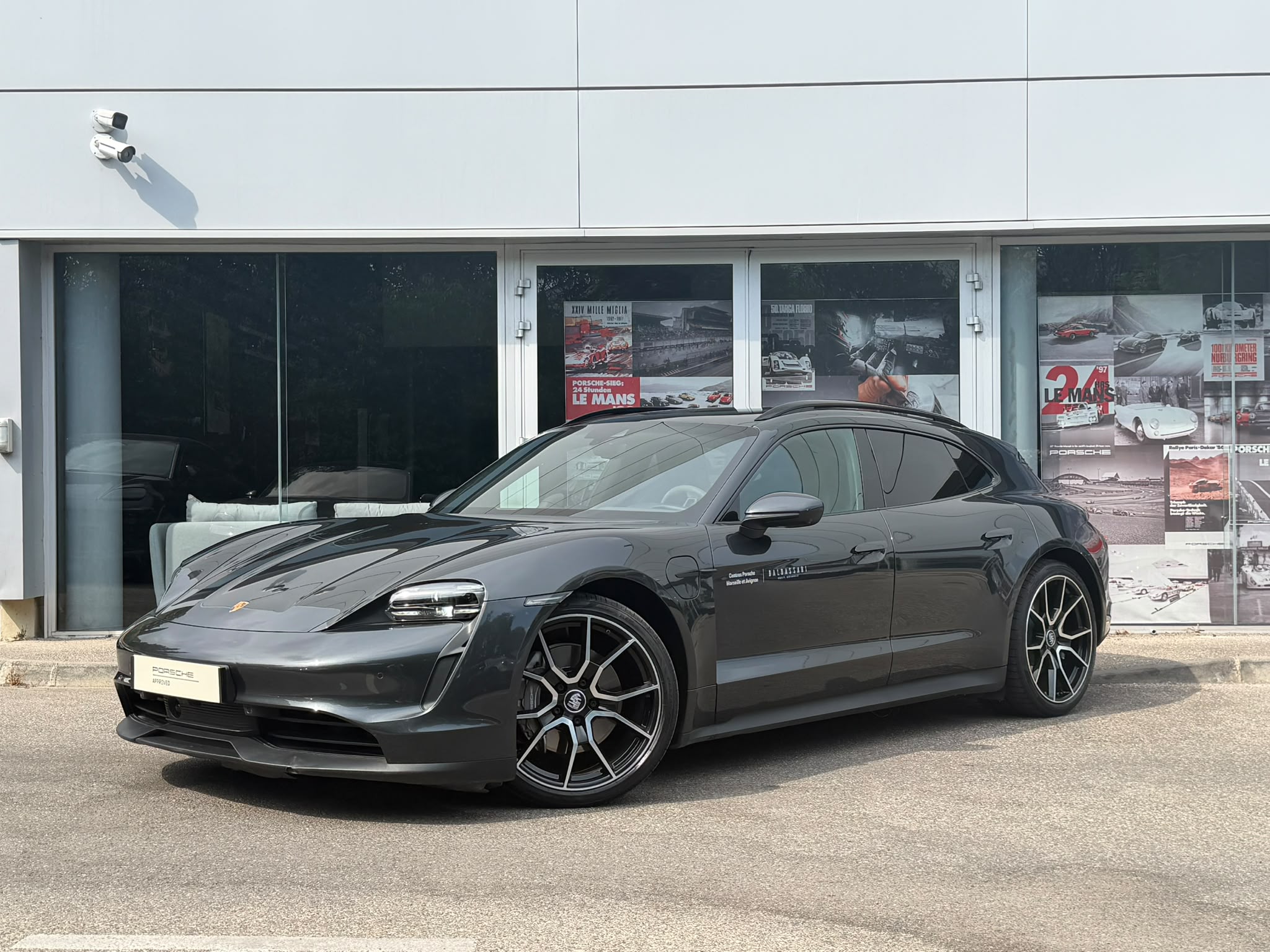 PORSCHE Taycan 476 ch avec batterie performance plus